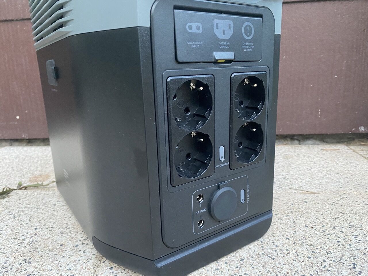 Rückseite des Ecoflow Delta 2 Solargenerators